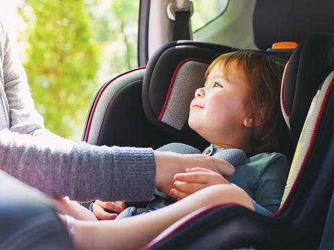 Hogyan válassz gyerekülést az autóba?